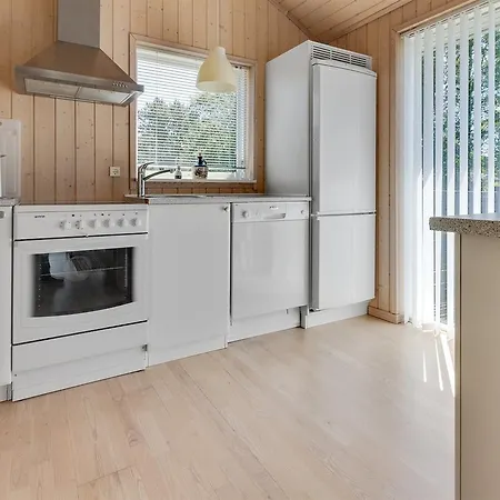 بيت للعطل Three-bedroom Holiday In *