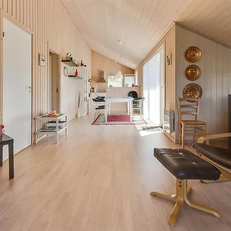بيت للعطل Three-bedroom Holiday In *